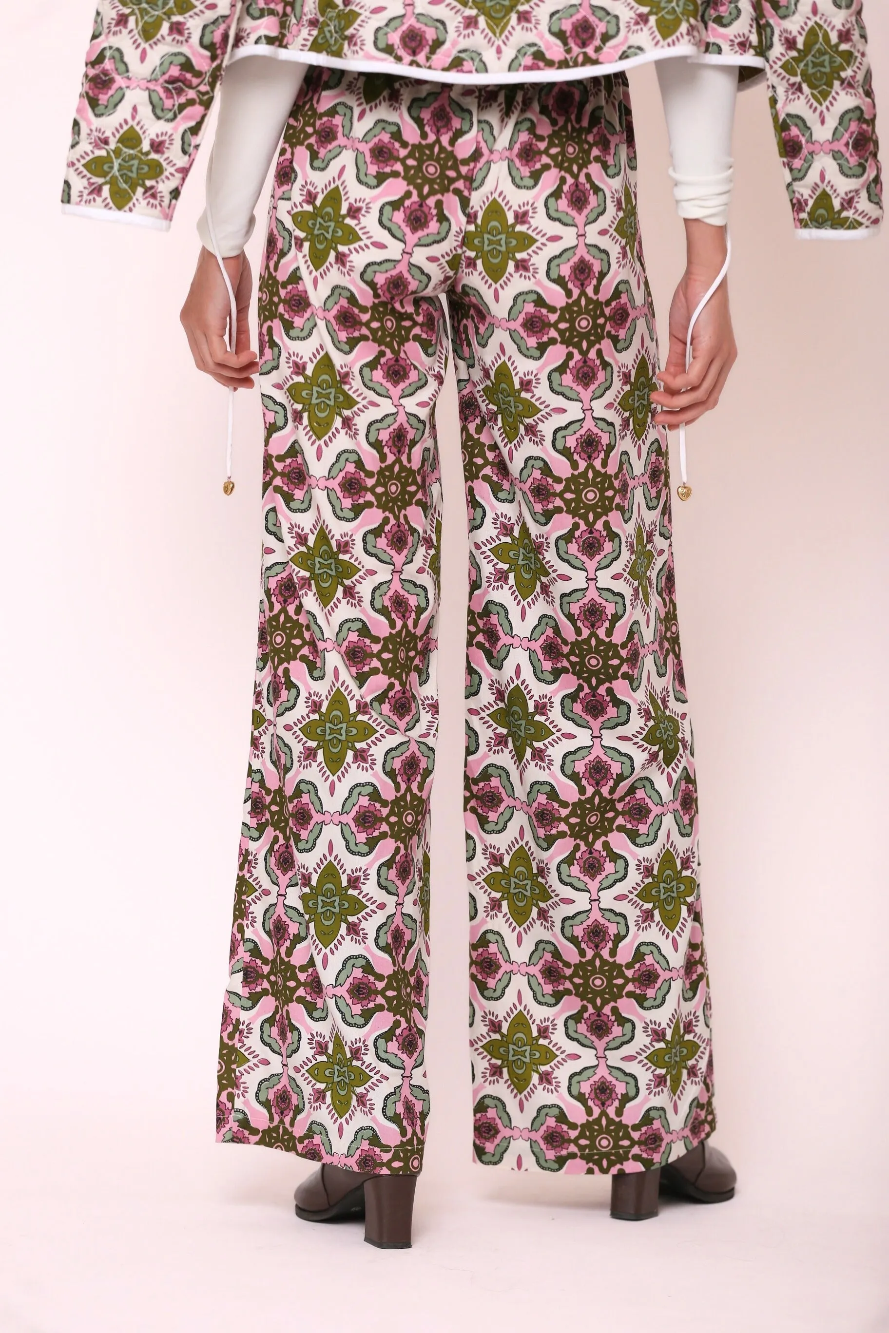 1737 Teresa Pants