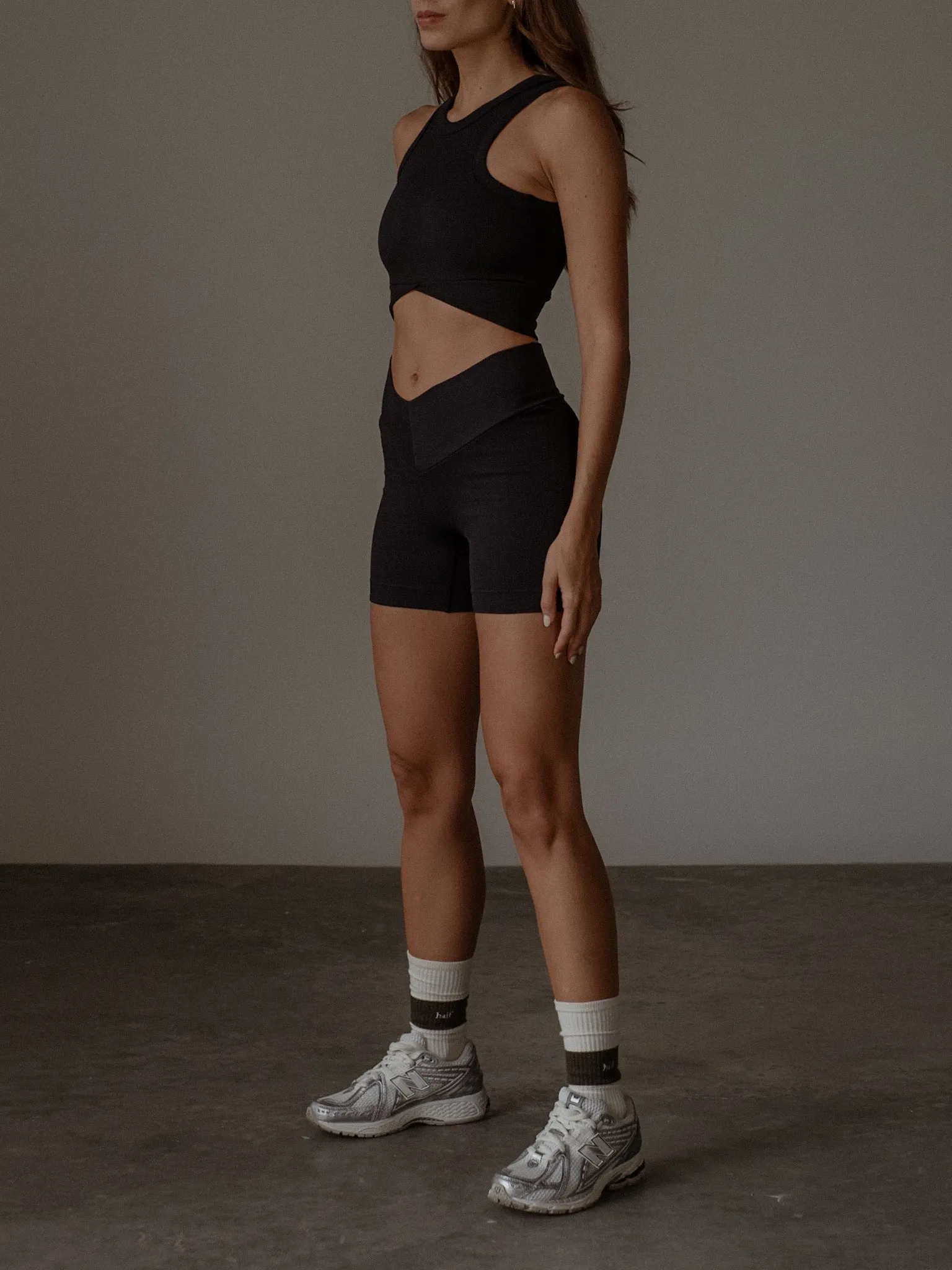 ABS SEAMLESS CROP TOP - SHADOW