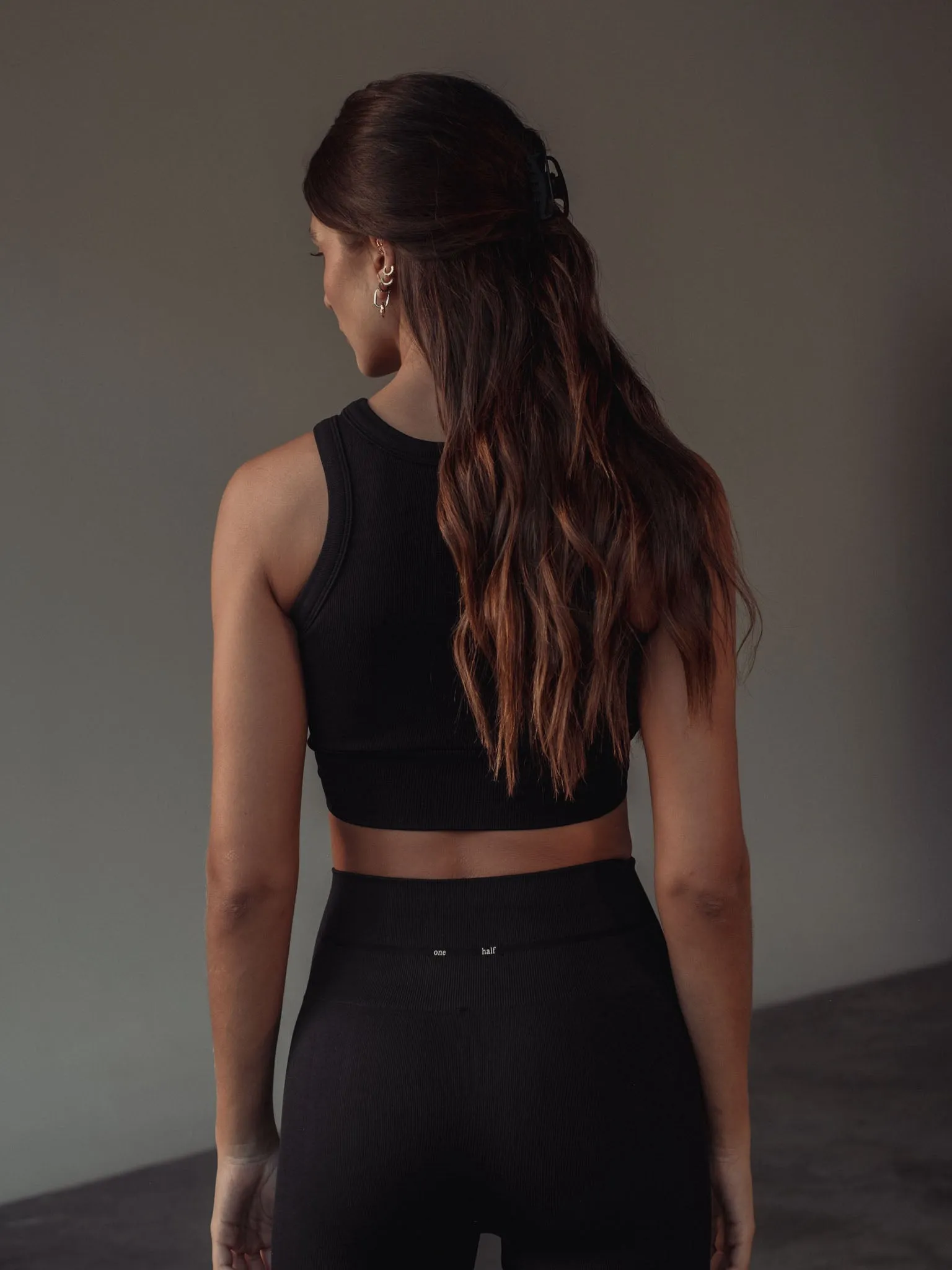 ABS SEAMLESS CROP TOP - SHADOW