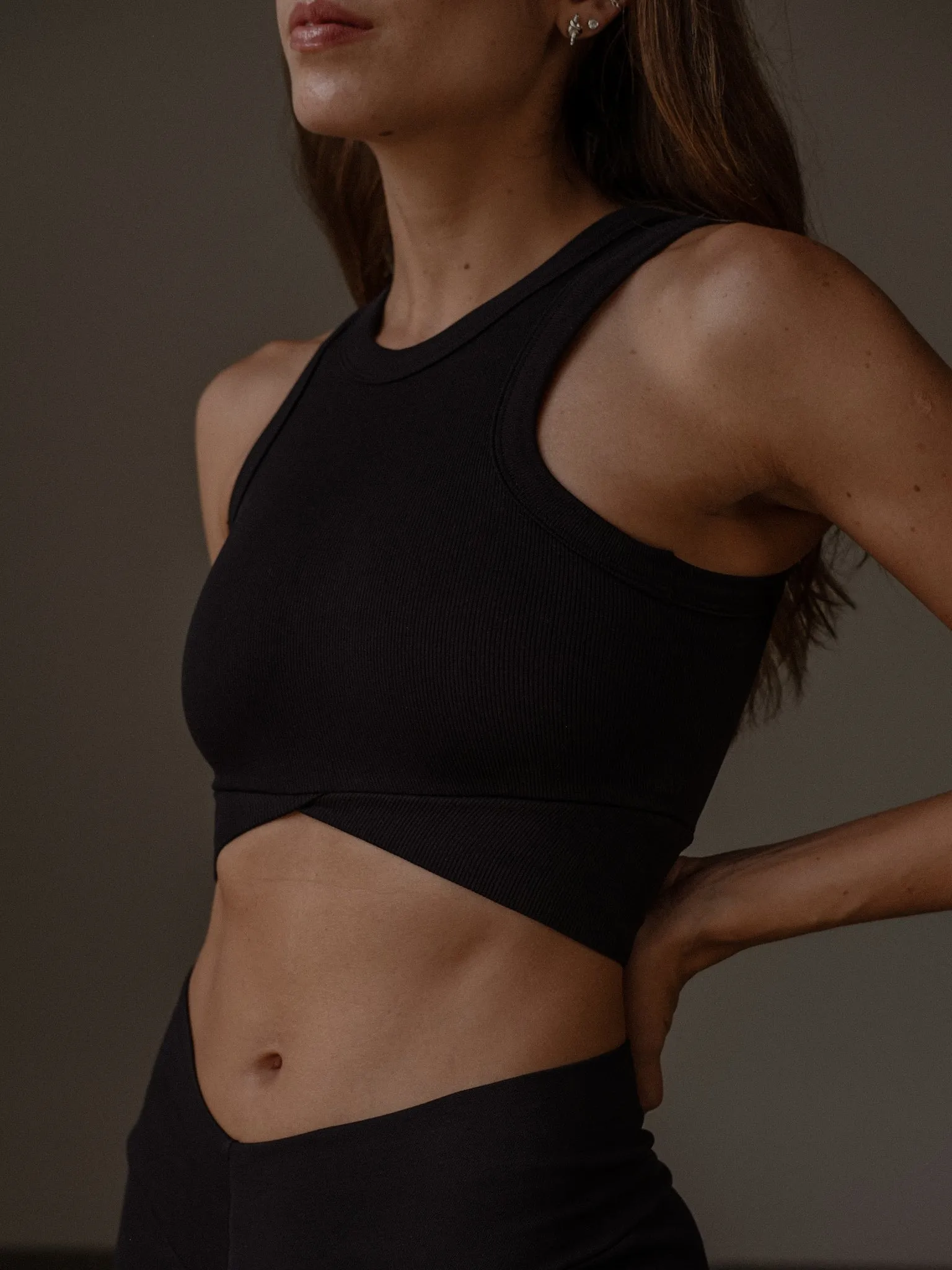 ABS SEAMLESS CROP TOP - SHADOW