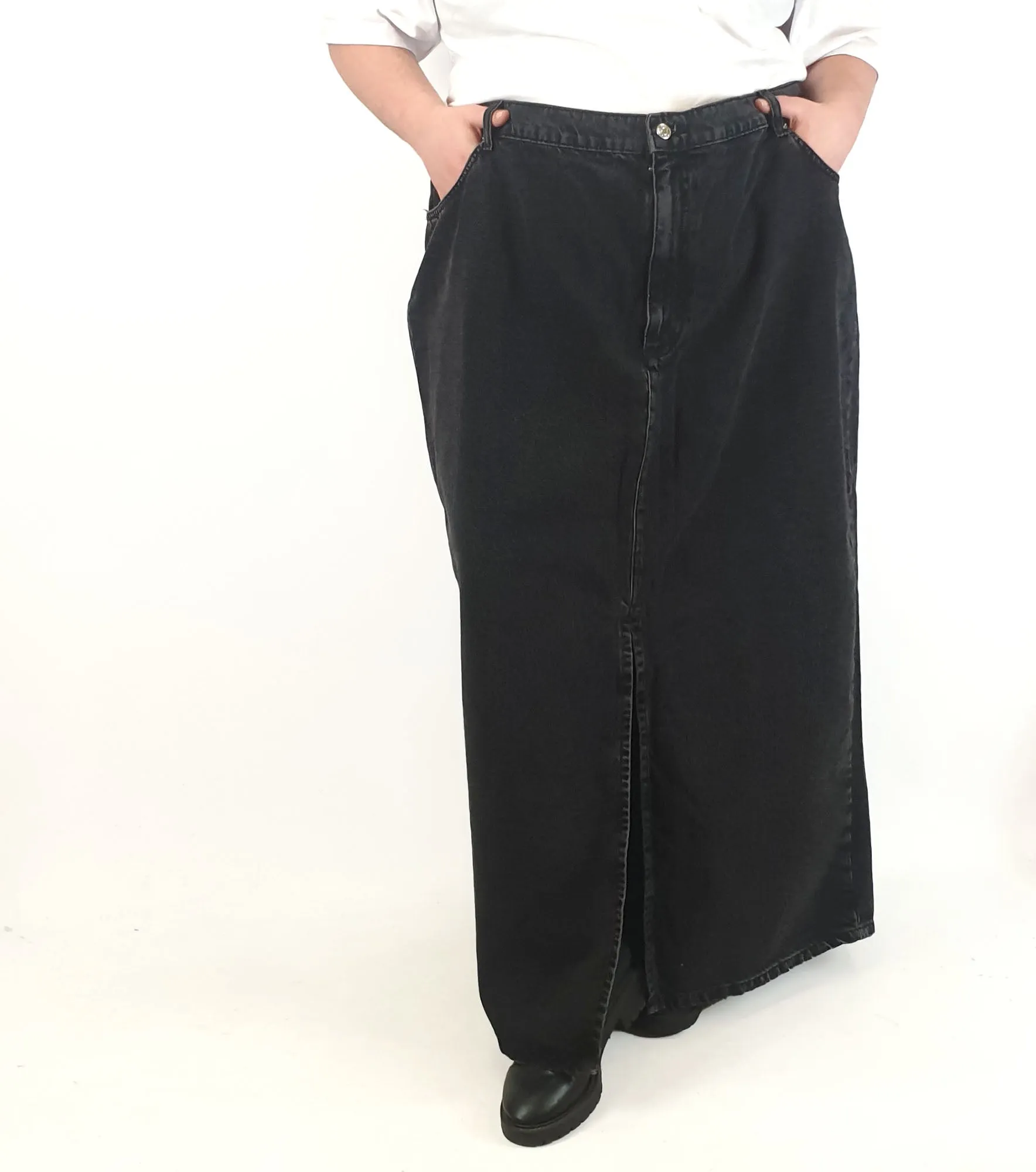 Asos Curve black denim skirt size UK28