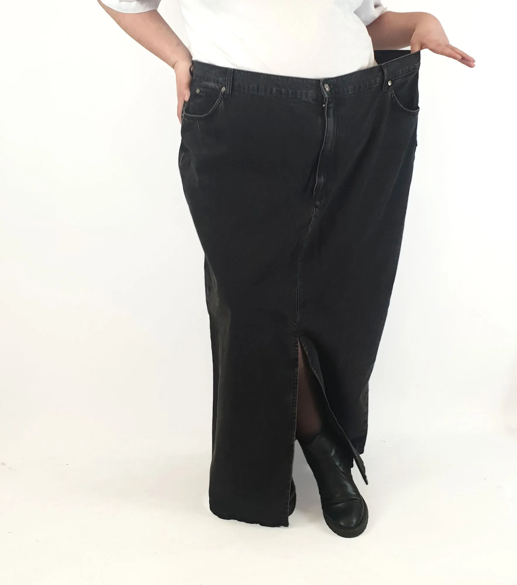 Asos Curve black denim skirt size UK28