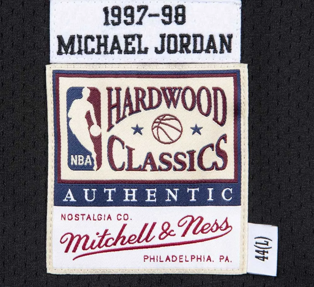 AUTHENTIC JERSEY CHICAGO BULLS ALTERNATE 1997-98 MICHAEL JORDAN