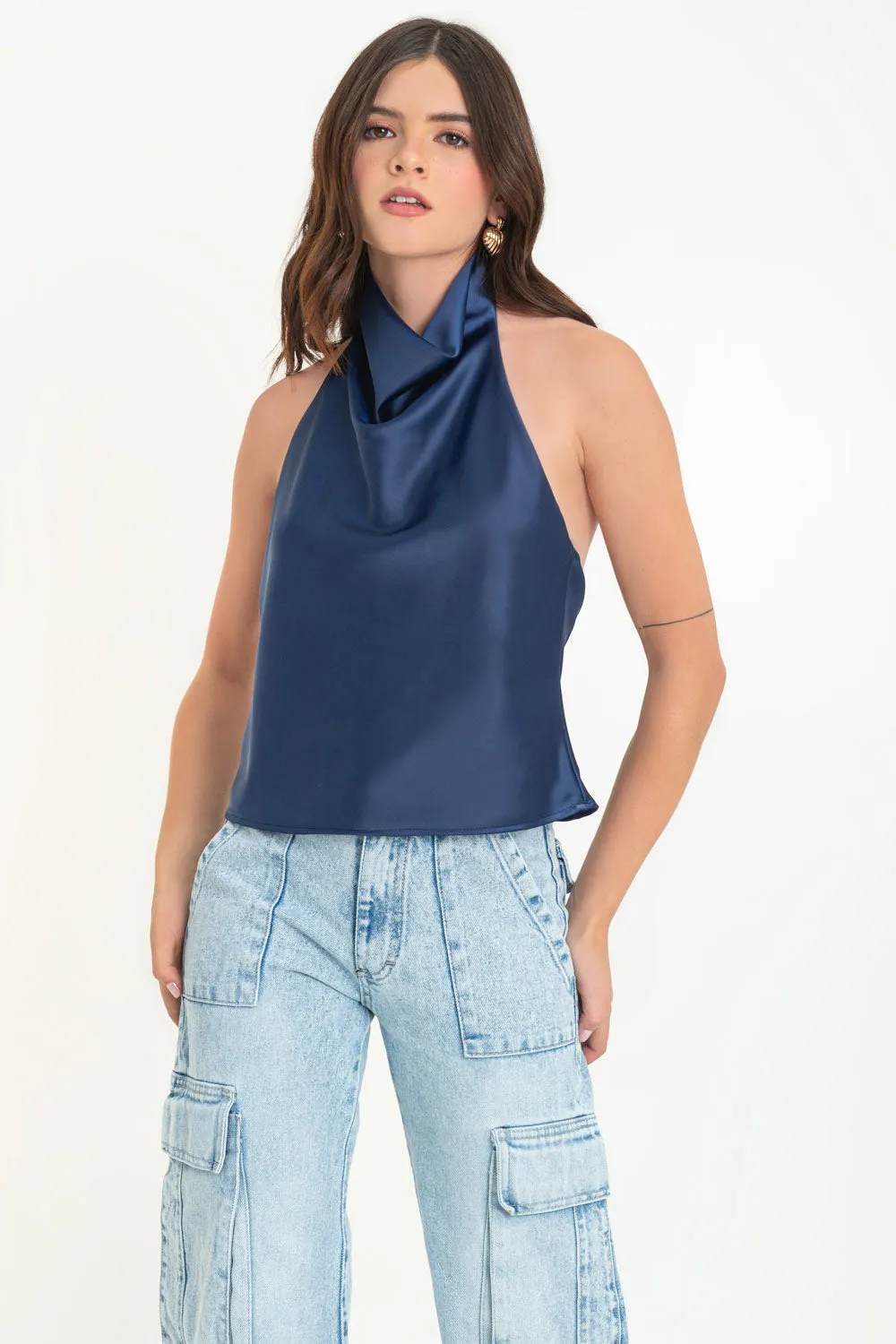 Blusa satinada halter escote fluido