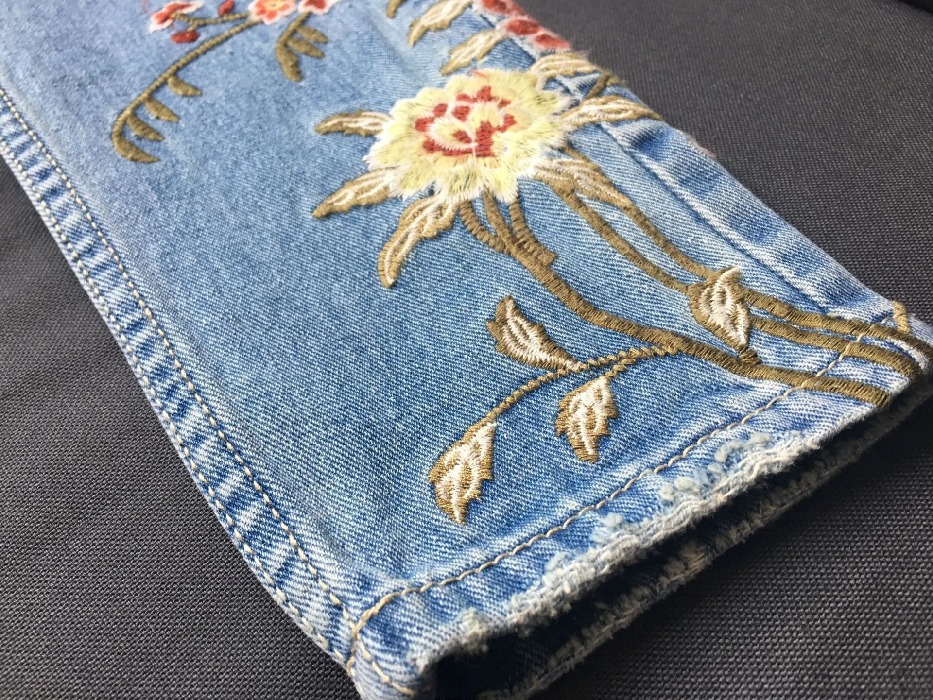 Embroidered High-rise Slim Denim Cropped Pants