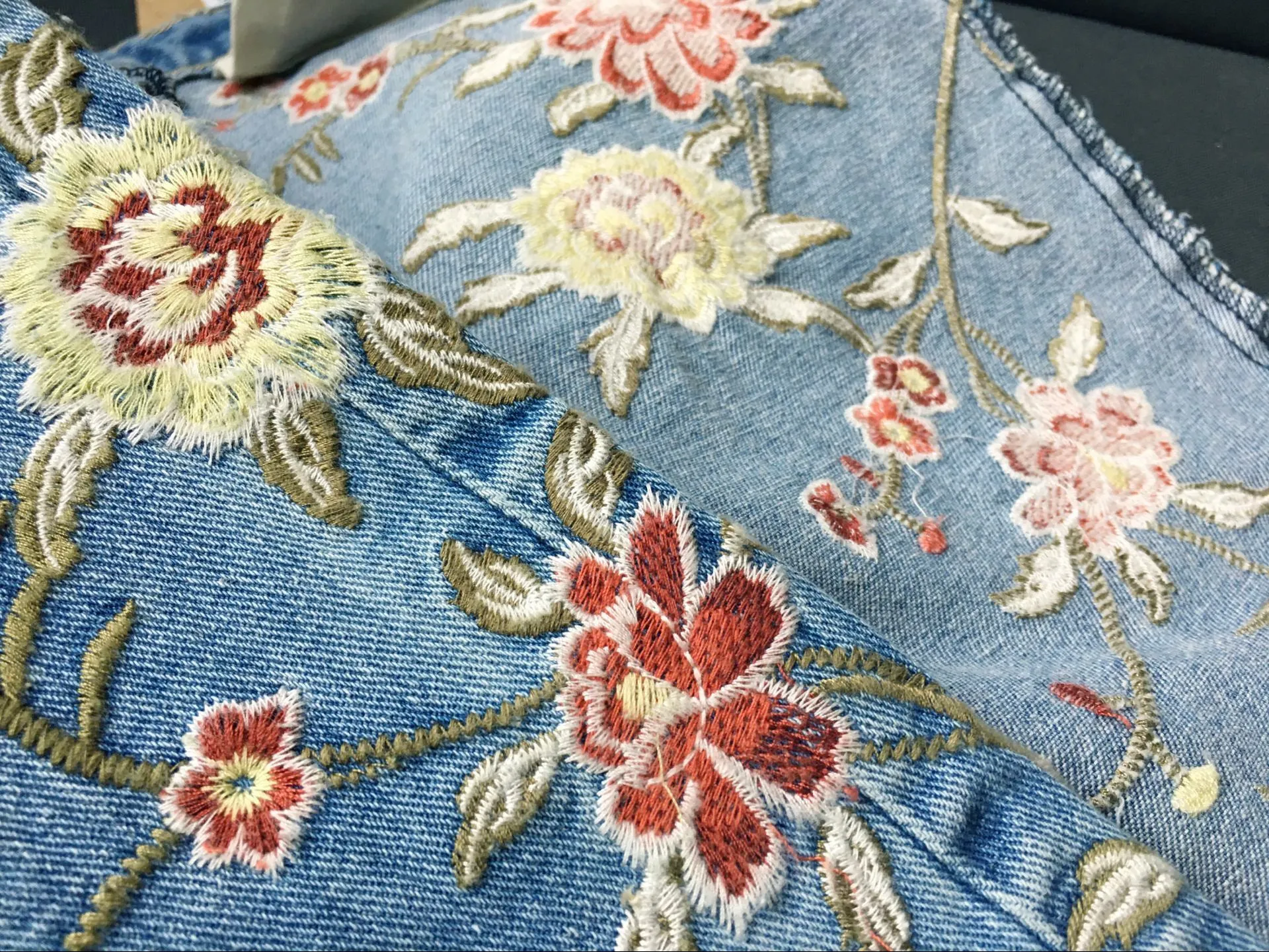 Embroidered High-rise Slim Denim Cropped Pants