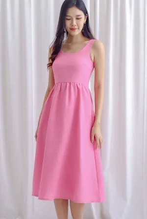 Graciela Tweed Scoop Neckline Midi Dress In Pink