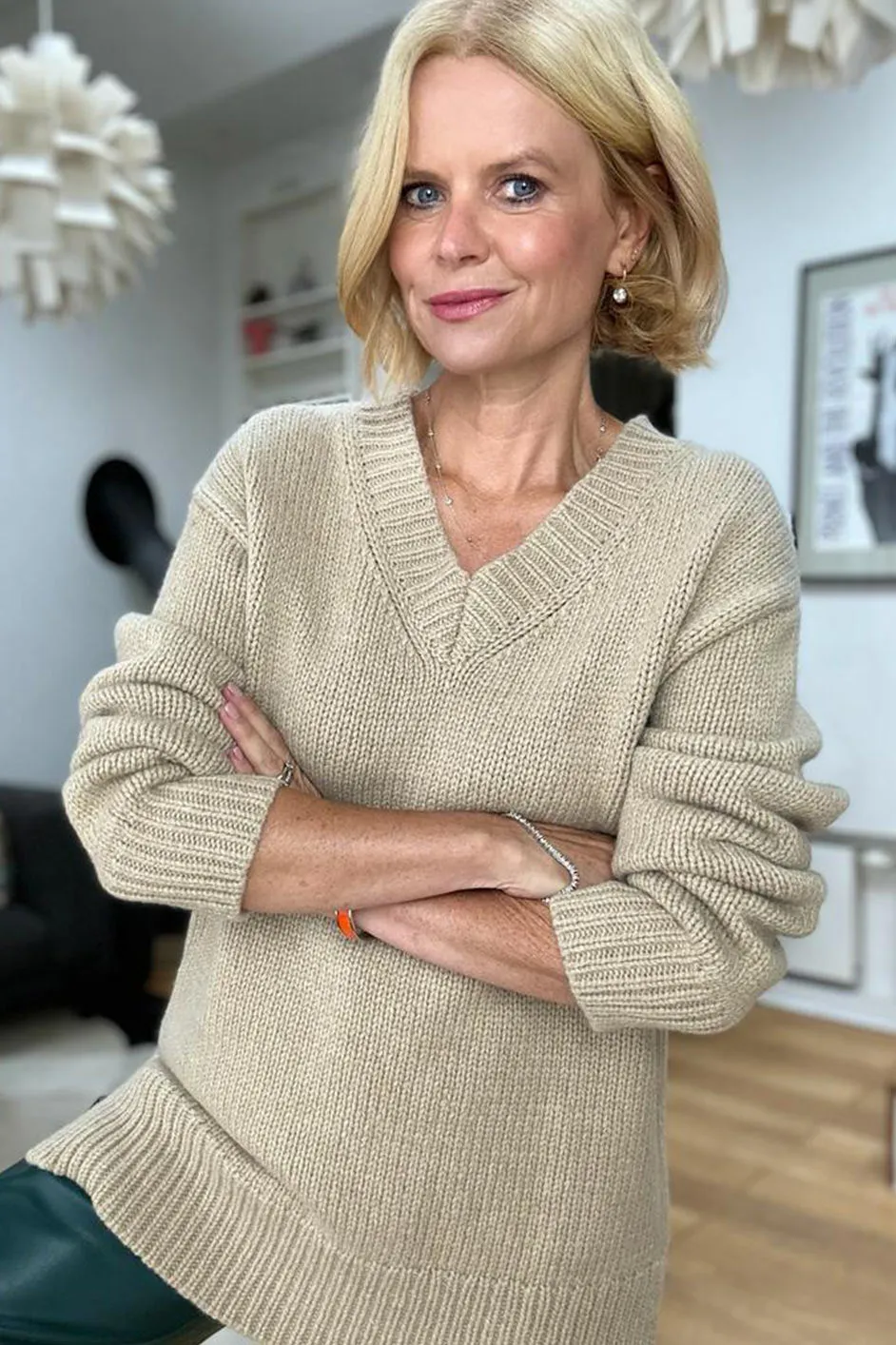 Kelly V Neck Jumper - Beige