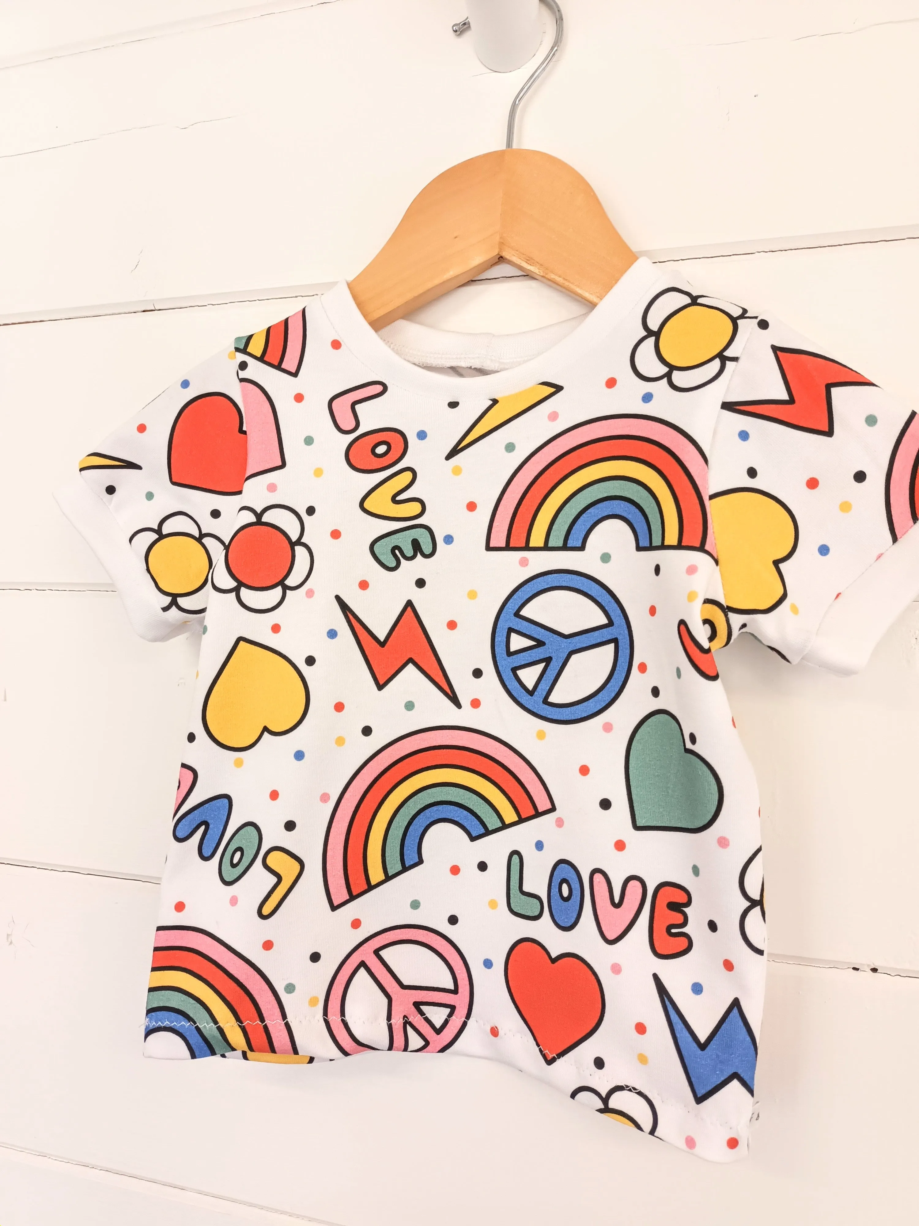 Peace & Love T-Shirt