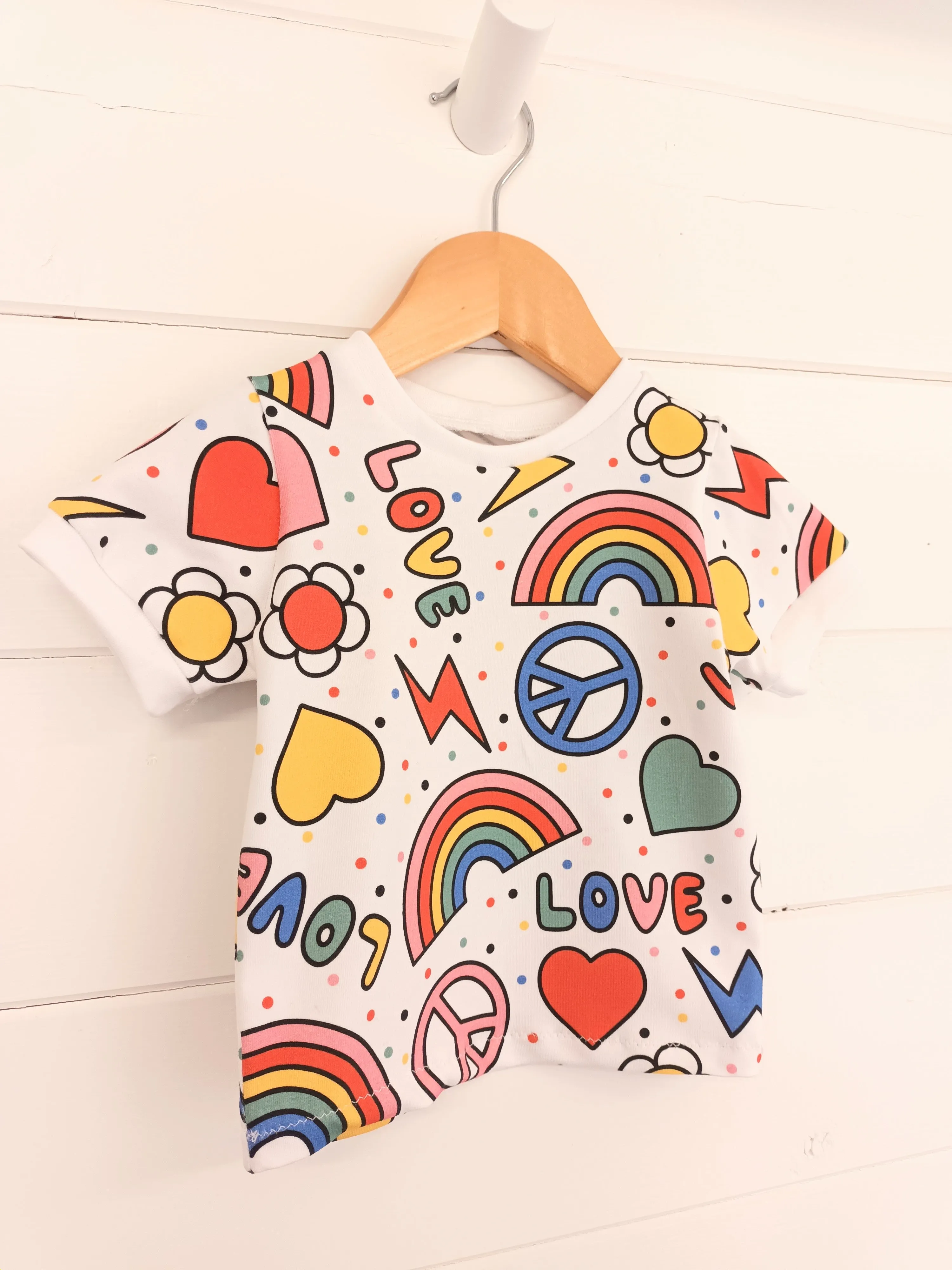 Peace & Love T-Shirt