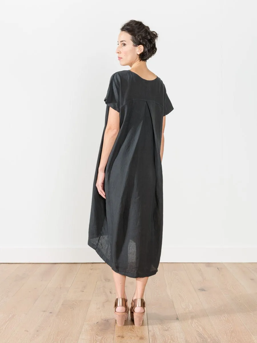 pleated cocoon dress - black