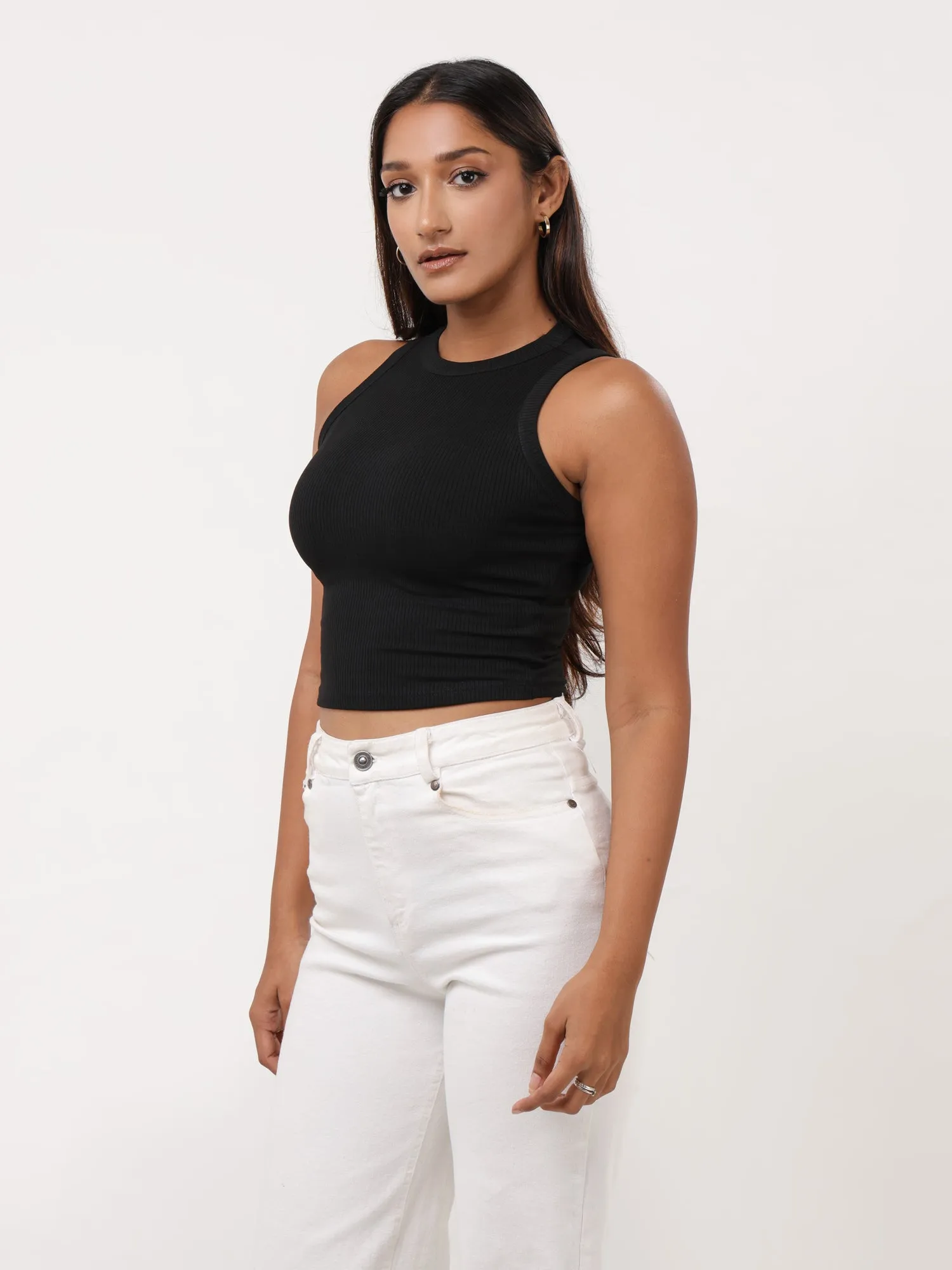Riri Sleeveless Halter Neck Crop Top