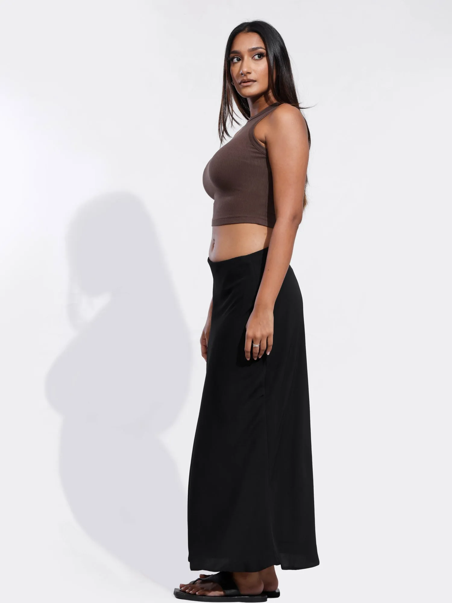 Riri Sleeveless Halter Neck Crop Top