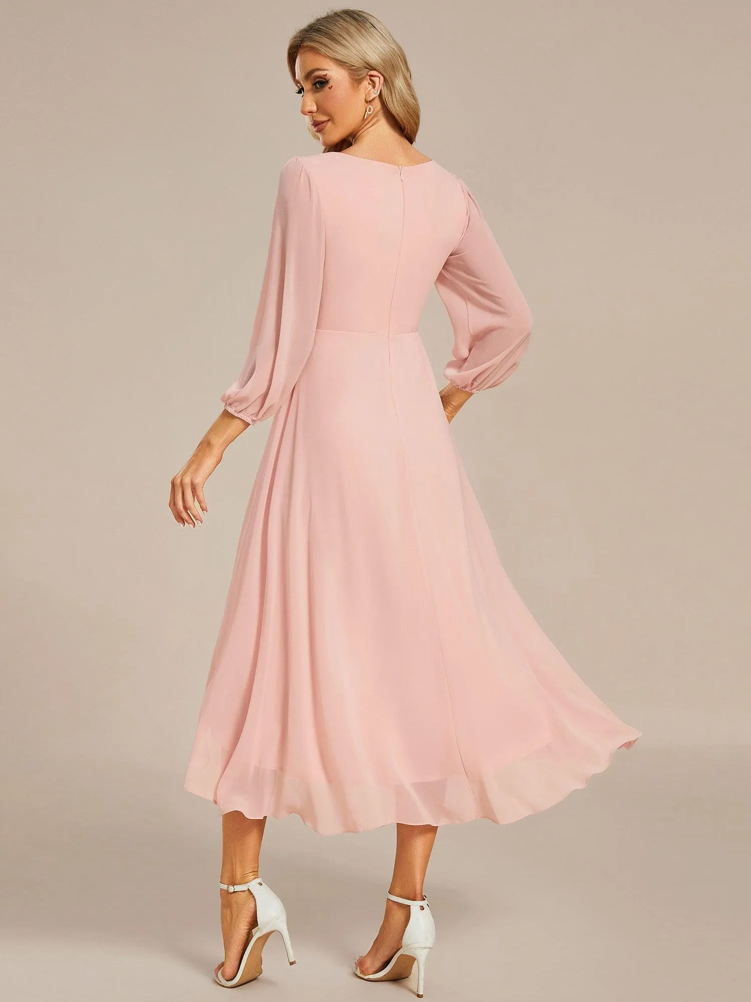 Robes de demoiselle d'honneur à manches longues et ourlet asymétrique