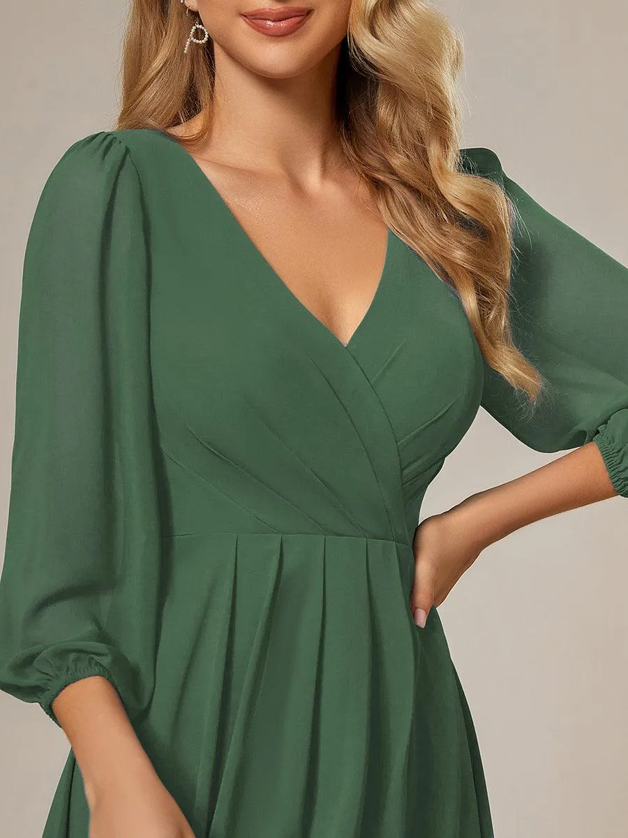 Robes de demoiselle d'honneur à manches longues et ourlet asymétrique