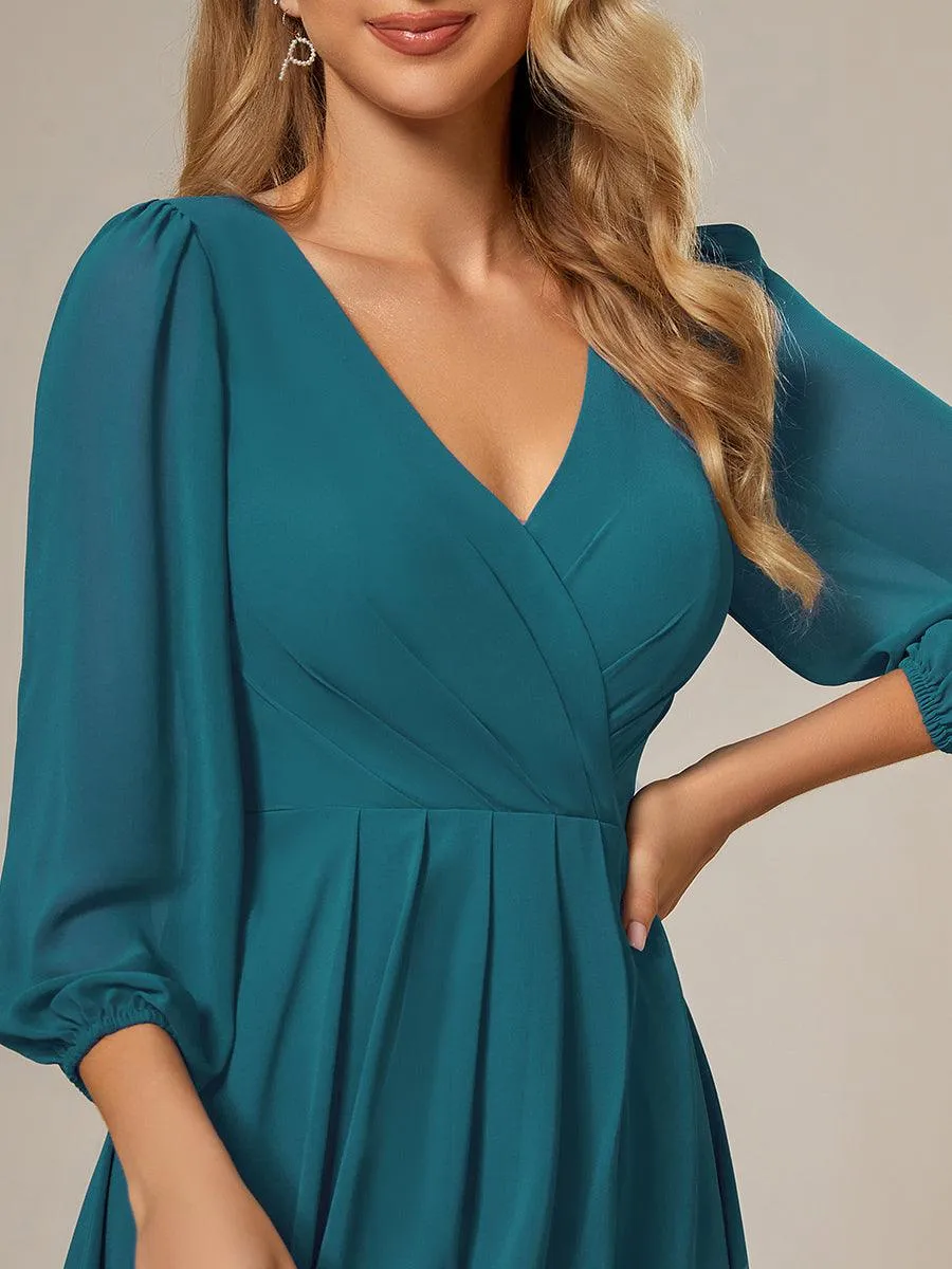 Robes de demoiselle d'honneur à manches longues et ourlet asymétrique