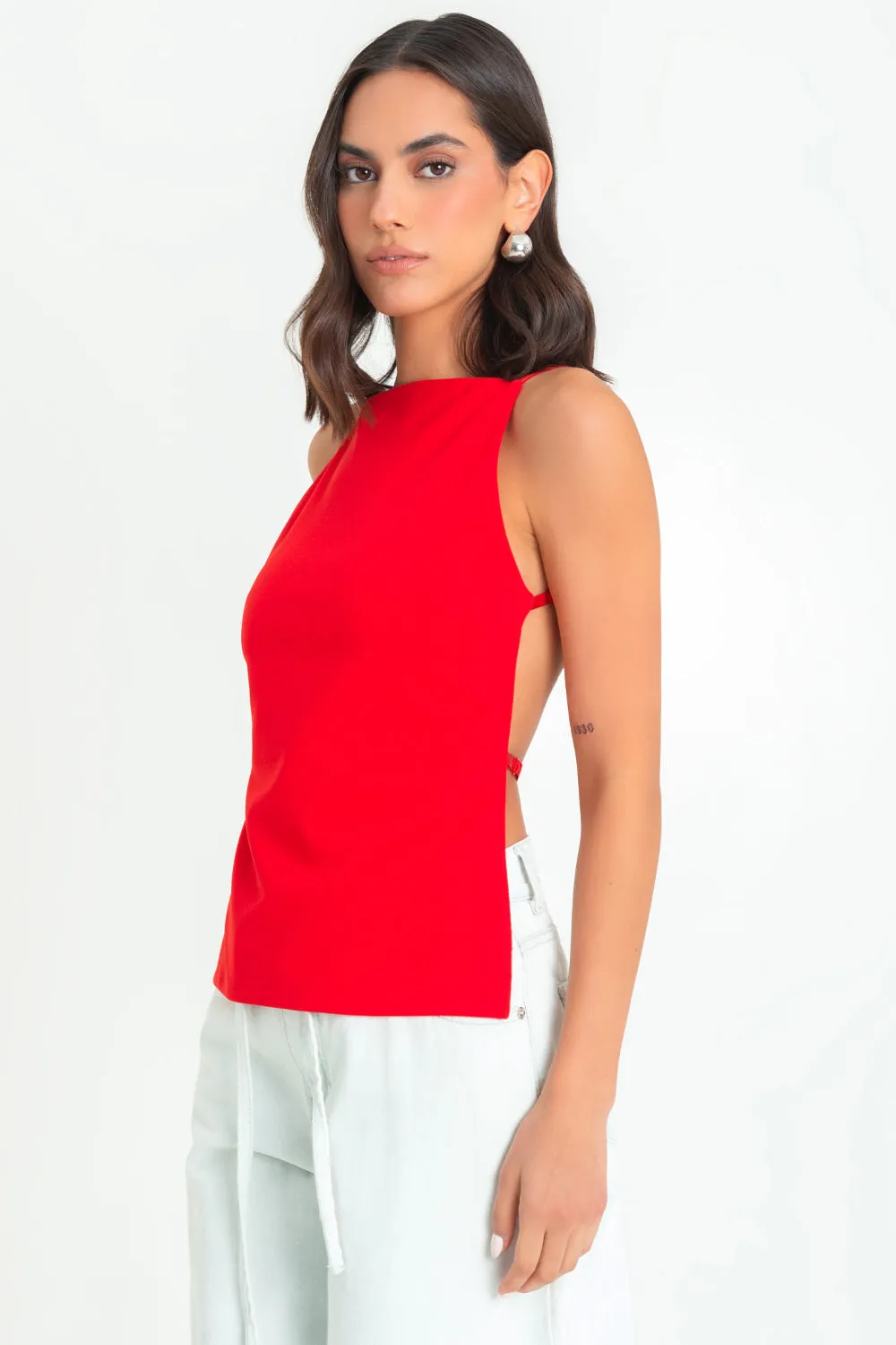 Top fit ajustado con tirantes escote en espalda