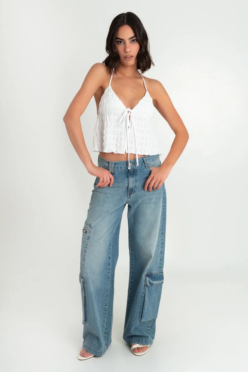 Top halter fruncido con lazo frontal