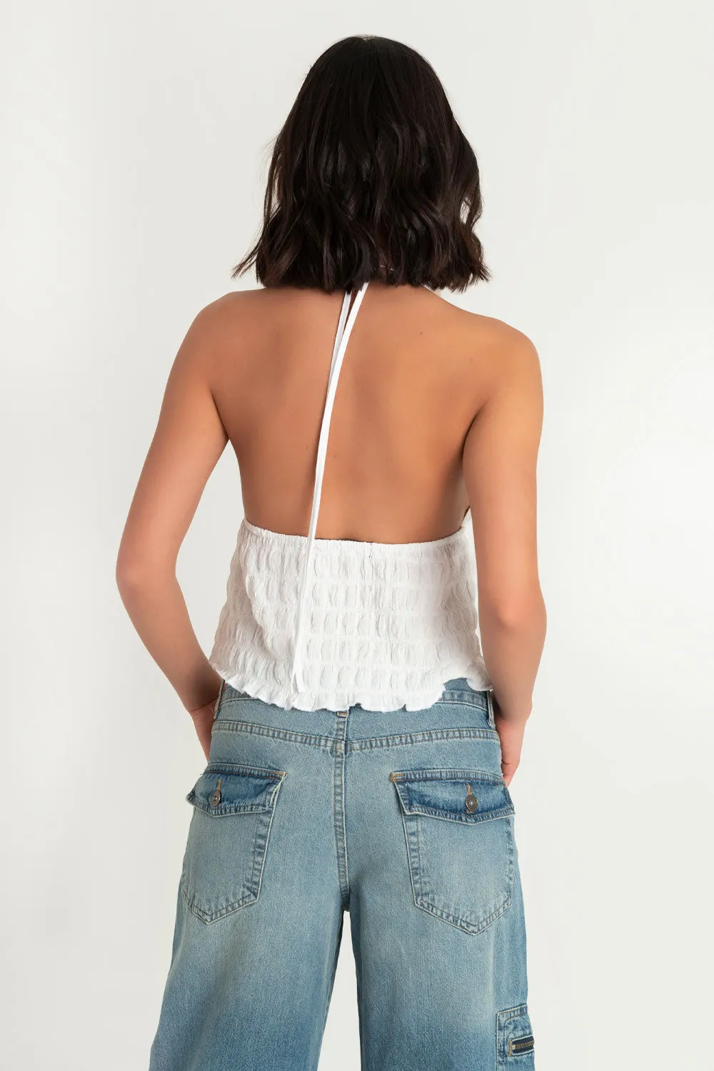 Top halter fruncido con lazo frontal